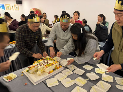 生日燃激情，團建展活力